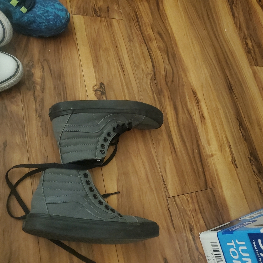 Vans - Picture 6 of 7